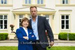Claudia Schmutzler, Dominic Boeer, "SOKO WISMAR", Photo Call am Set in Gut Klein Nienhagen, Ahornallee 10, 18236 Klein Nienhagen, am 15.06.2015, Germany,
