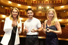 "STOMP trifft Berlin", Jessica Ginkel, Aram Arami und Caroline Beil lernen die Kunst der Perkussion, Photocall in der Staatsoper, Berlin, am 06.07.2026 anlässlich des Gastspiels vom 14. - 19.07.2026