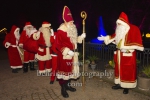 Weihnachtsmaenner und Engel  unterziehen sich einer Pruefung durch den Oberweihnachtsmann ehrenhalber, "Weihnachten im Tierpark - Weihnachtsmannvollversammlung", Tierpark, Berlin, 01.12.2019