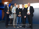 "XY PREIS", die Preistraeger Carsten Roeder mit Tochter, Wolfgang Schmidt, Raphael Soler-Lopez, Innenminister Dr. Thomas de Maiziere, Stefan Tommek, Preisverleihung im ZDF-Hauptstadtstudio, Berlin, 01.11.2016 [Photo: Christian Behring]