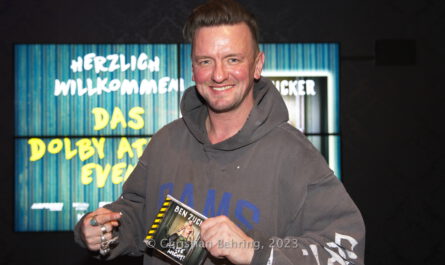 Ben ZUCKER, exklusives Dolby Atmos Listening Event und Autogrammstunde zum neuen Album "Heute Nicht", das am 08.12.2023 erscheint, UCI LUXE, Berlin, 05.12.2023