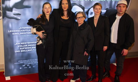 Meret Becker, Jasmin Shakeri, Regisseurin Agnieszka Holland, Maja Ostaszewska, Bosse, "GREEN BORDER", Premiere im DELPHI FILMPALAST, Berlin, 30.01.2024