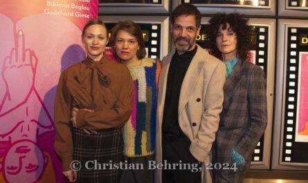 Britta Hammelstein, Mavie Hörbiger, Yousef Sweid, Bibiana Beglau, "Die geschützten Männer", Photocall am Roten Teppich zur Premiere, Kino in der Kulturbrauerei, Berlin, 12.12.2024