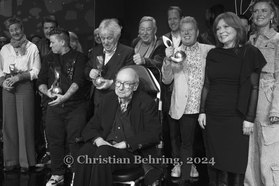 Aribert Reimann (Mitte), "Deutscher Musikautorenpreis 2024", Roter Teppich zur Preisverleihung, Ritz Carlton, Berlin, 08.02.2024