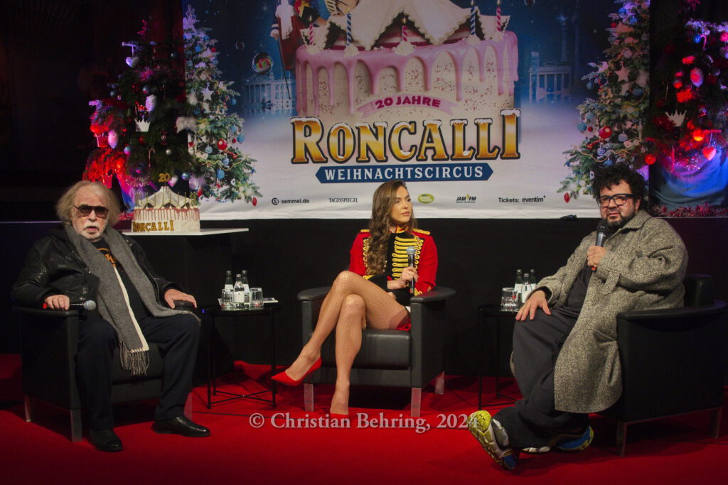 Bernhard Paul, Lilli Paul-Roncalli, Oliver Polak, "20 Jahre Roncalli Weihnachtscircus" (Premiere: 20.12.2024), Pressetermin, Tempodrom, Berlin, 21.12.2024