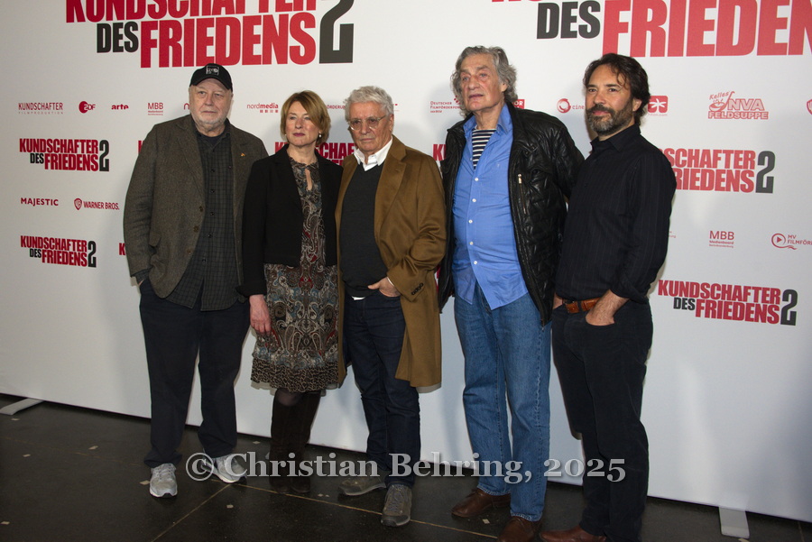 Thomas Thieme, Corinna Harfouch, Henry Hübchen, Winfried Glatzeder, Alberto Ruano, "KUNDSCHAFTER DES FRIEDENS 2", Photocall am Roten Teppich zur Publikumspremiere, Colosseum, Berlin, 15.01.2025