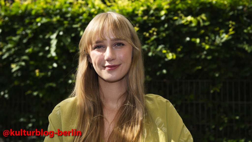 "VINTER", Interview und Photocall zum 2. Album ROMANCE IS DEAD" (VÖ: 04.07.2025), SERRA BAR, Berlin, 27.06.2025