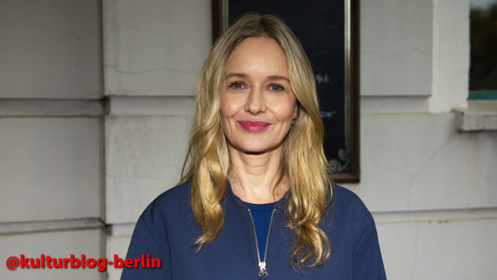 Stefanie Stappenbeck, "EIN STARKES TEAM - DIE 100. FOLGE", Photo Call, Metzer Eck, Berlin, 08.10.2025