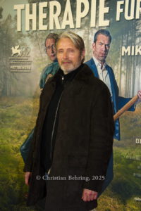 Hauptdarsteller Mads Mikkelsen, "Therapie für Wikinger" (Kinostart: 25.12.2025), Premiere im Delphie Filmpalast, Berlin, 17.12.2025