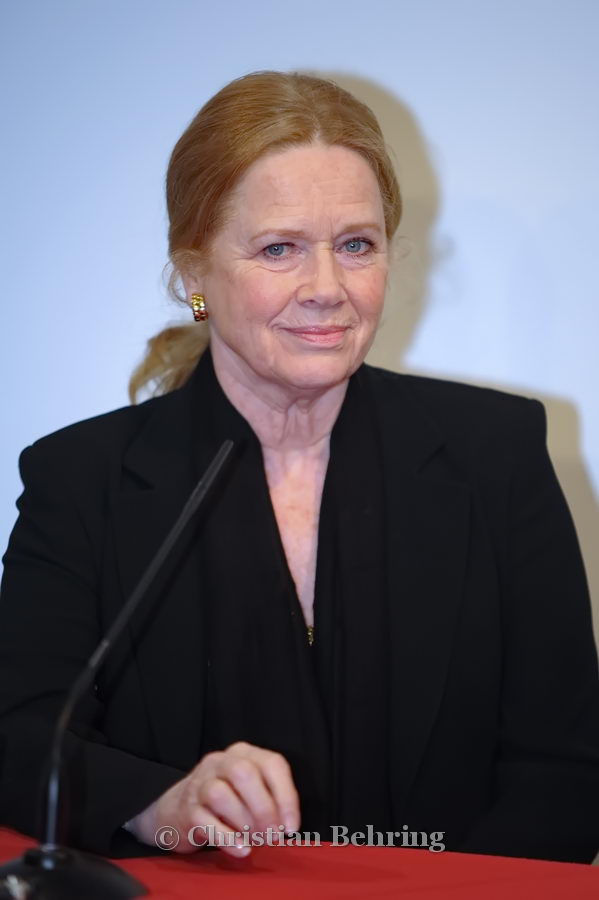 Liv Ullmann, Deutsche Kinemathek, "Film begins with the Human Face", Liv Ullmann in Conversation with Peter Cowie.
