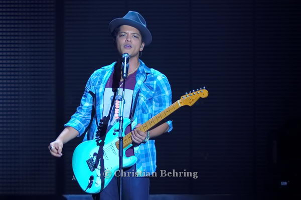Bruno Mars praesentiert die Hits seines aktuellen Album "Doo Wops and Hooligans" live, Max-Schmeling-Halle, Berlin, Konzert