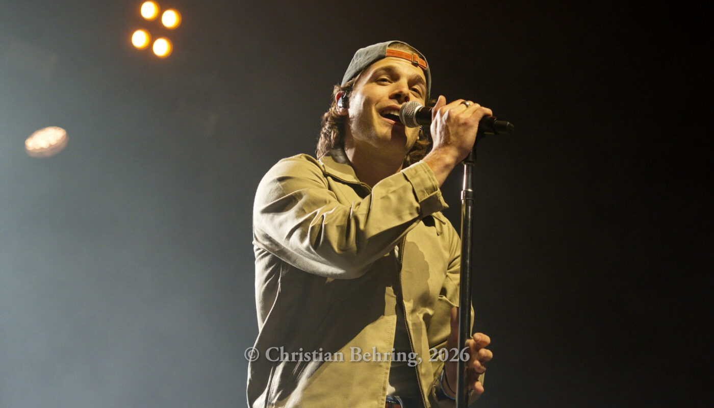 Max McNOWN live im Rahmen der "Cost Of Growing Up"-Tour in der Berliner Columbiahalle am 16.06.2026